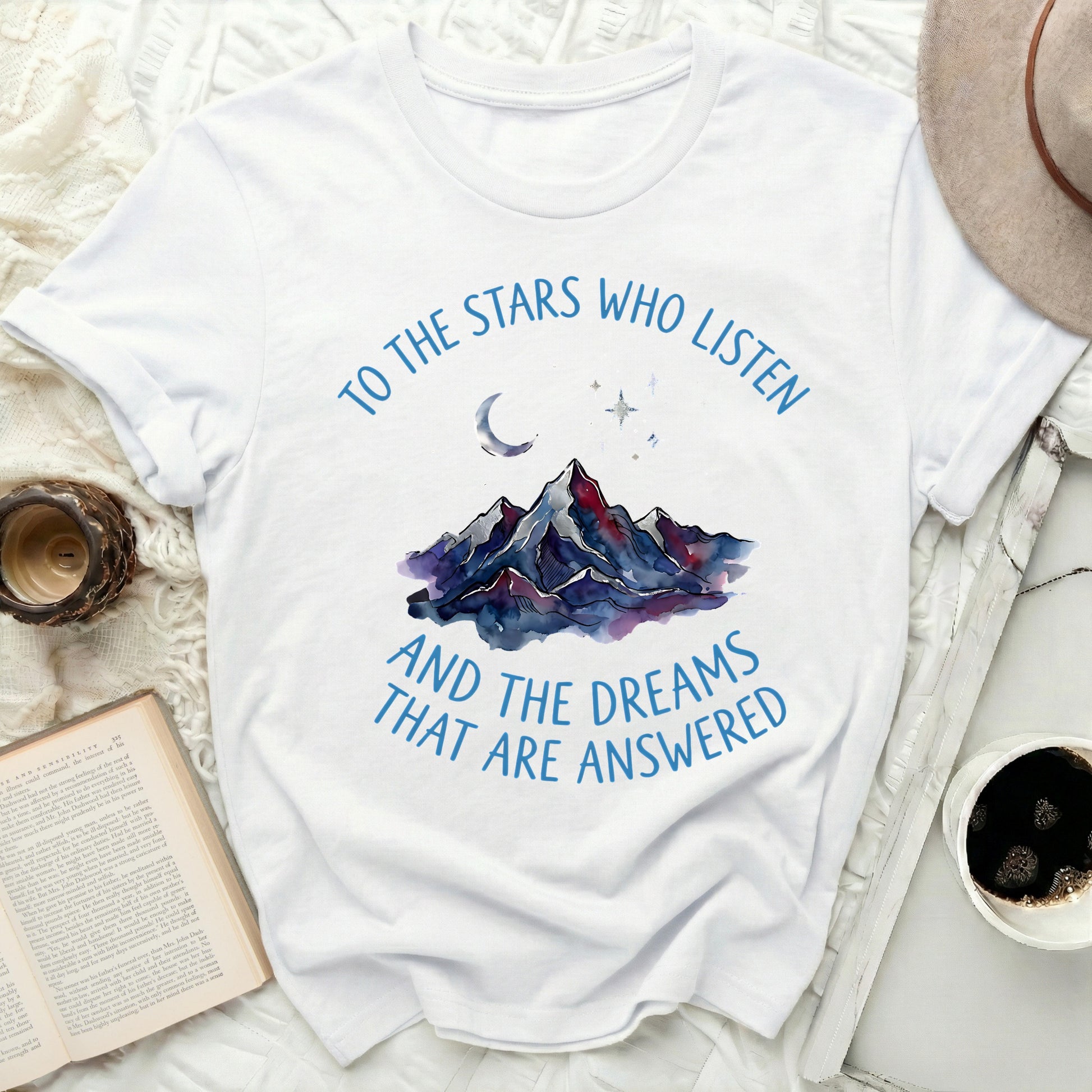 TO THE STARS WHO LISTEN AND THE DREAMS THAT ARE ANSWERED T-Shirt
Stars
Mountains
Moon
Dreams
Listen
Answered
Celestial
Inspirational
Quote
Fantasy
T-Shirt
Apparel
Graphic Tee
Unique Design
Watercolor Art
Nature Scene
Cosmic Theme
Mystical Vibes
Boho Style
Indie Fashion