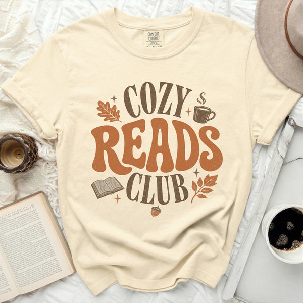Cozy Reads Club Tee in Ivory