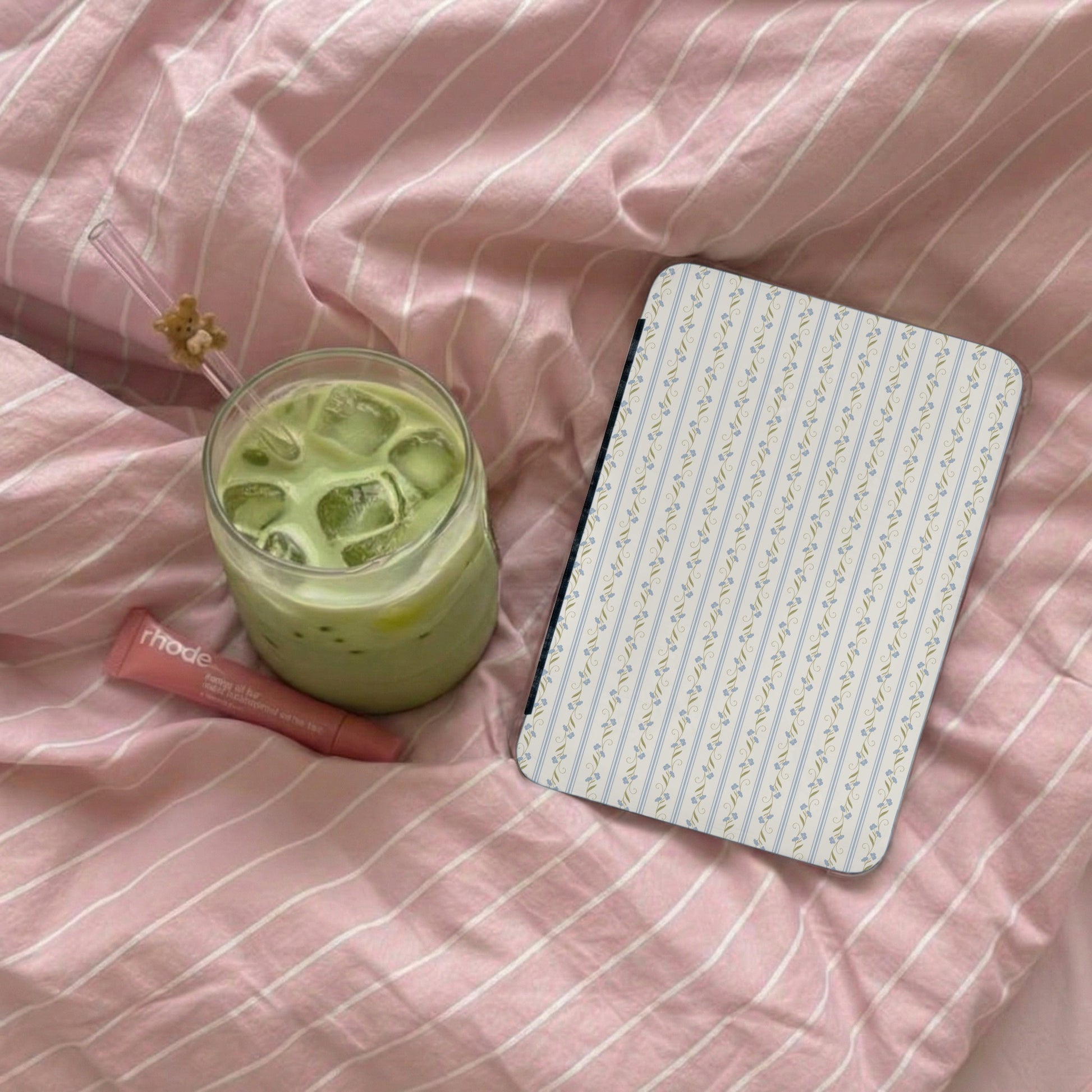 Stylish Pattern Case for Tablet with Flowers and Lines