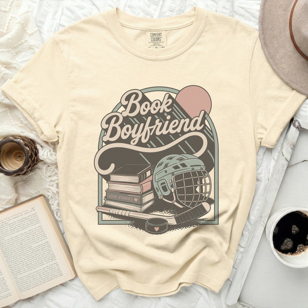 Book Boyfriend Hockey Love Tee in Ivory
