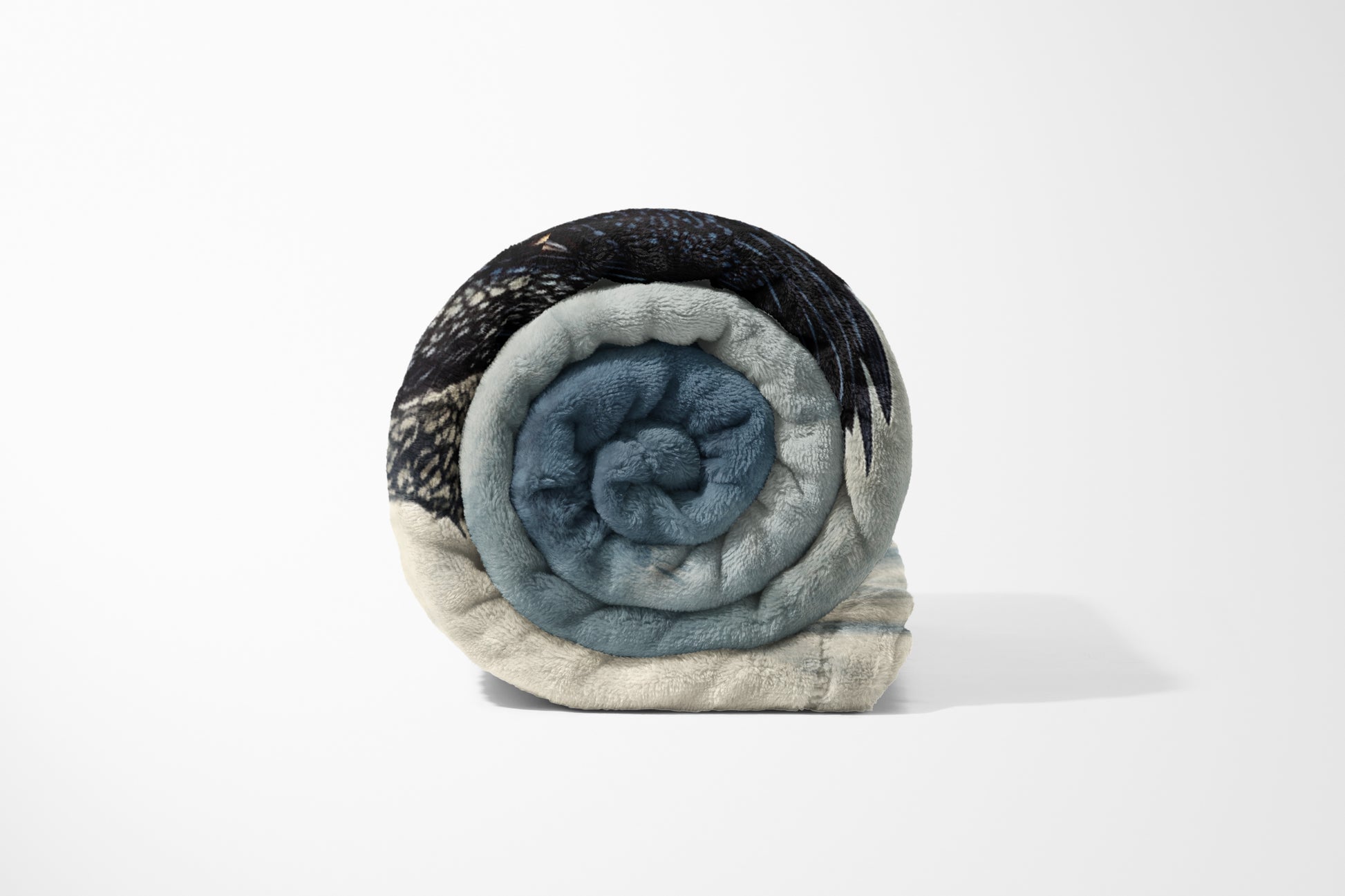 Luxurious Rolled Plush Fabric with Unique Pattern