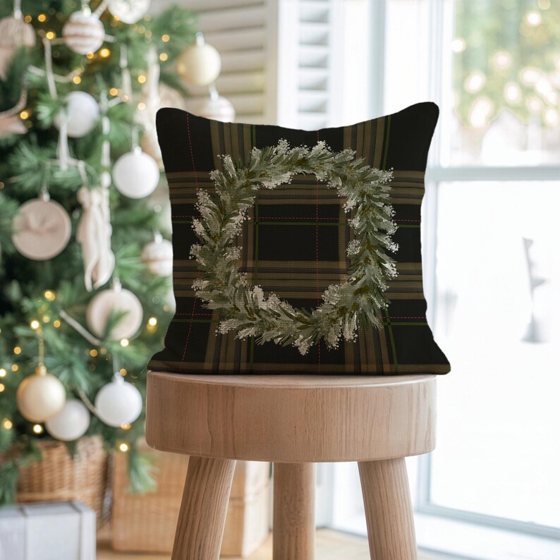 Green Wreath Pillow