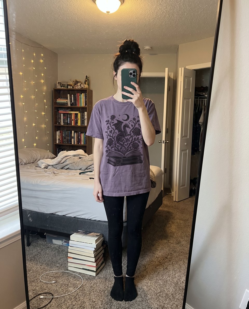 Comfort Colors® 1717 worn in size S